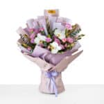 دسته گل مینیمال با رز مینیاتوری یاسی