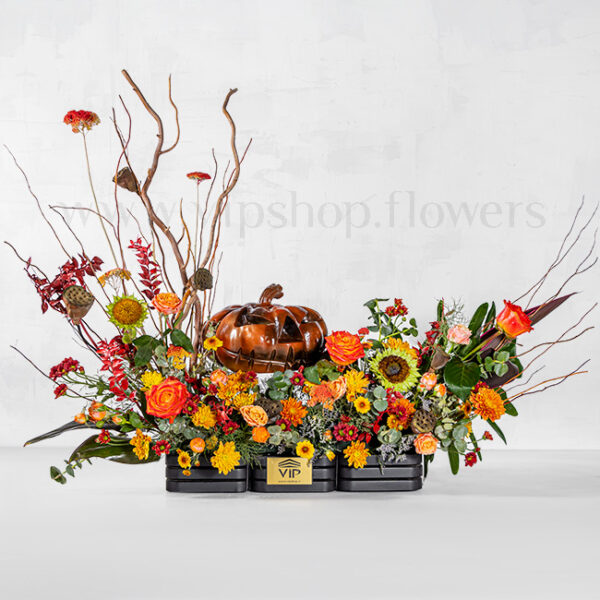 باکس گل Halloween با تم نارنجی است.