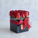 باکس گل رز کوچک 9 شاخه با تم قرمز.