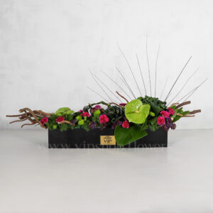 جعبه لاکچری گل آنتوریوم میخک با برگ انجیری - گلفروشی آنلاین VIP Shop