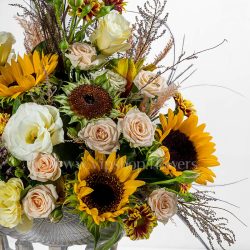 باکس گل شاد همراه گل های زیبا