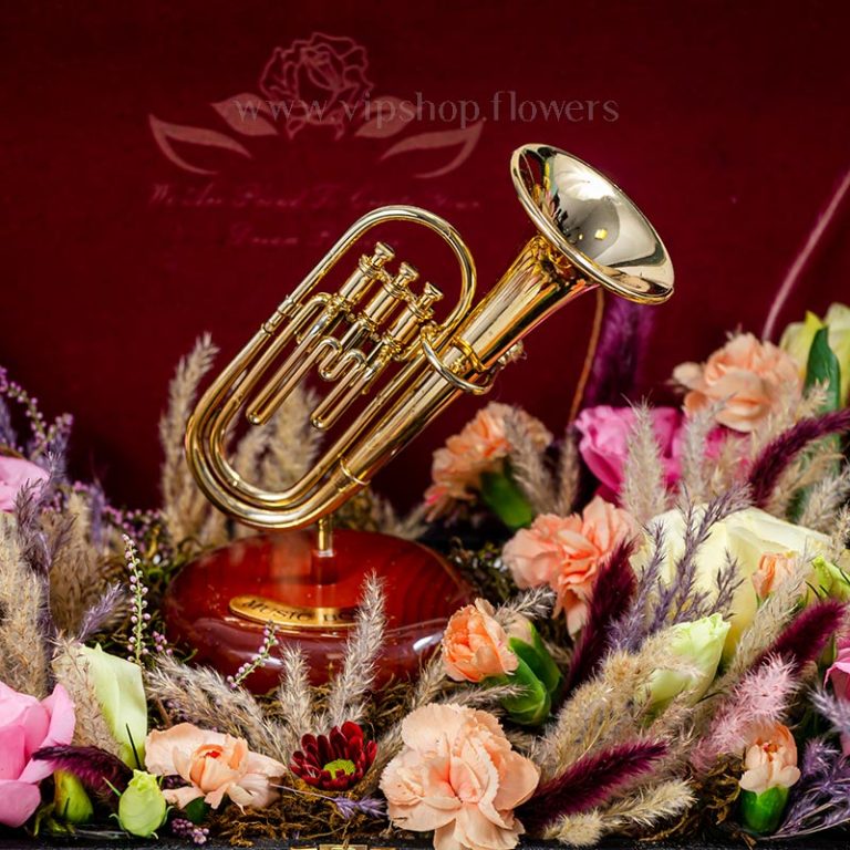 باکس موزیکال چرخان ساکسیفون زیبا است.