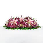 گل رومیزی سخنرانی و تریبون با تم رنگی شاد زیباست.