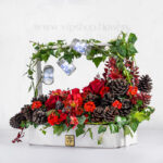 باکس گل کریسمس چراغ دار زیبا است.