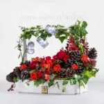 باکس گل کریسمس چراغ دار زیبا است.