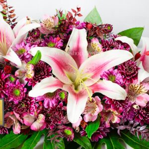 گل رومیزی سخنرانی و تریبون بسیار ویژه است.