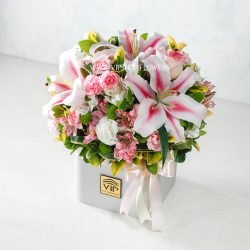 جعبه گل رز اورینتال و آلسترومریا- گلفروشی آنلاین VIP Shop