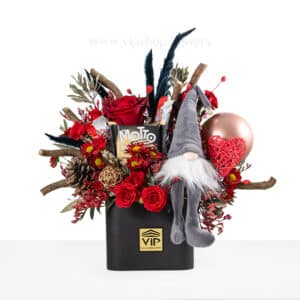 باکس گل و شکلات ولنتاین همراه با عروسک زیبا