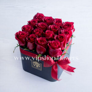 باکس گل 16 شاخه ای رز هلندی قرمز با روبان قرمز