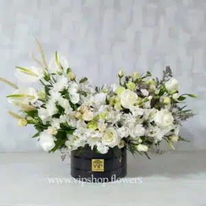 جعبه گل ترحیمF50 رز و آنتوریوم سفید