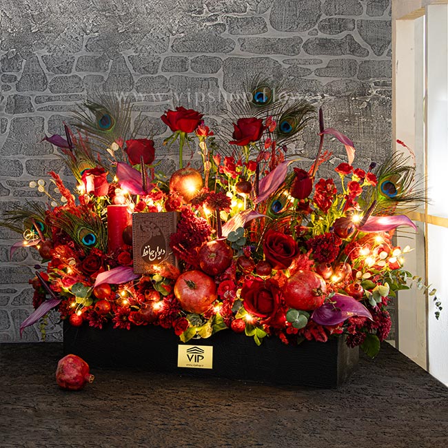 گل یلدا به همراه دیوان حافظ- گلفروشی آنلاین VIP Shop