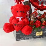 باکس گل ولنتاین لاکچری آلسترومریا و خرس - گلفروشی آنلاین VIP Shop