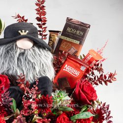 باکس گل لاکچری همراه با شکلات و عروسک برای ولنتاین بهترین است.