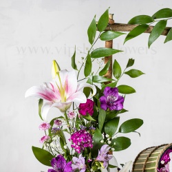 گل های باکس گل شیک و مجلسب خاص است.