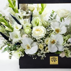 گل ارکیده و رز برای مراسم ترحیم مناسب است.