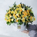 سبد گل آلسترومریا و رز مینیاتوری- گلفروشی آنلاین VIP Shop