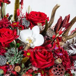 باکس گل قشنگ گل های تازه دارد.