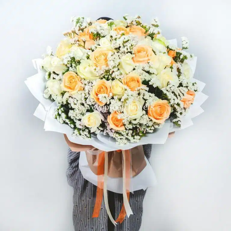 دسته گل 40 شاخه ای رز هلندی سفید و نباتی- گلفروشی آنلاین VIP Shop