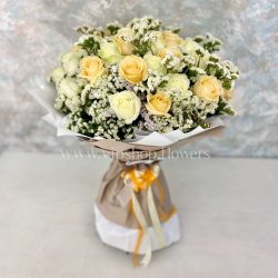 دسته گل 40 شاخه ای رز هلندی سفید و نباتی- گلفروشی آنلاین VIP Shop