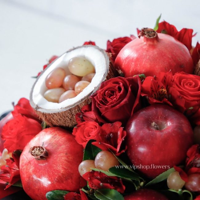 دسته گل و میوه سیب انار و نارگیل- گلفروشی آنلاین VIP Shopa