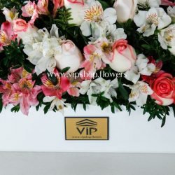 جعبه گل رز و آلسترومریا- گلفروشی آنلاین VIP Shop