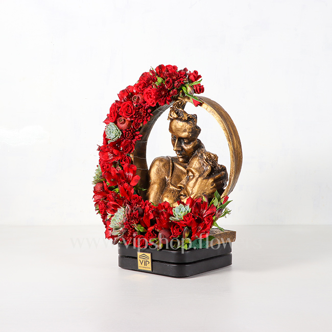 گل و مجسمه لاکچری با تم رنگی قرمز- گلفروشی آنلاین VIP Shop