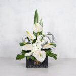 جعبه گل ترحیم آنتوریوم و میخک درشت - گلفروشی آنلاین VIP Shop