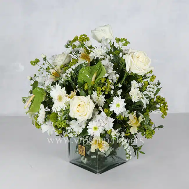 جعبه گل شیشه ای رز آنتوریوم مربعی - گلفروشی آنلاین VIP Shop