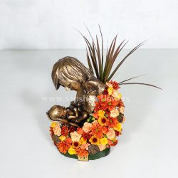 گل و مجسمه رز داوودی با تم پاییزی - گلفروشی آنلاین VIP Shop