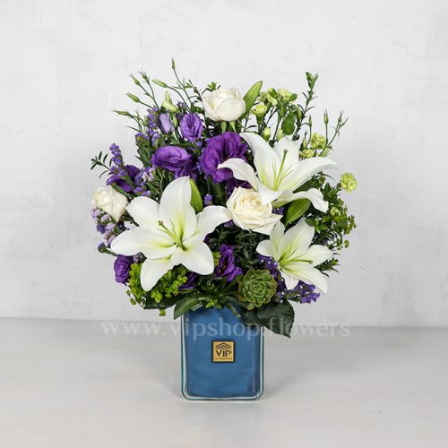 باکس گل شیشه ای مربعی لیلیوم - گلفروشی آنلاین VIP Shop