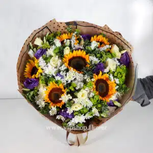 رنگ زرد آفتابگردان با بنفش مکمل زیبایی است.