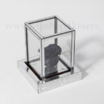 رز جاودان با رنگ تیره