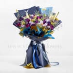 دسته گل رز هلندی بنفش زیباست.