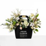 جعبه صندوقچه ای رنگارنگ میخک آلستر - گلفروشی آنلاین VIP Shop