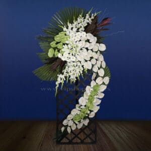 تاج گل سیاه چوبی آنتوریوم داوودی - گلفروشی آنلاین VIP Shop