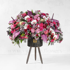 سبد گل K126 پایه دار رز و ارکیده صورتی- گلفروشی آنلاین VIP shop