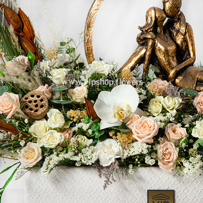 خرید گل و مجسمه صورت طلایی لاکچری - گلفروشی آنلاین VIP shop