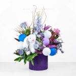 جعبه گل بنفش با بادکنک و عروسک