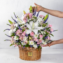 اندازه سبد گل ورنیکا با گل لیلیوم و آلستر