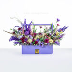 باکس گل چوبی دسته دار با گل های داوودی