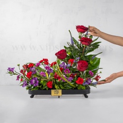 خرید اینترنتی آسان جعبه گل مشکی گل رزهلندی