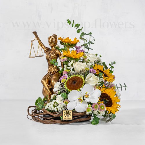 گل و مجسمه برای روز وکیل