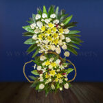 تاج گل لیلیوم با تم رنگی زرد