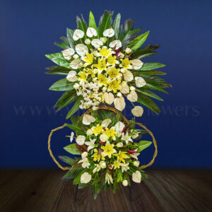 تاج گل لیلیوم با تم رنگی زرد