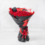 دسته گل رز صد شاخه (دسته گل رز قرمز بزرگ)