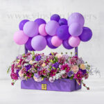 باکس گل برای تولد دوست دختر همراه با بادکنک