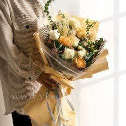 دسته گل برای دیدار اول با گلهای زر زیبا