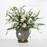 باکس گل شماره 277 با ارکیده های زیبا است.