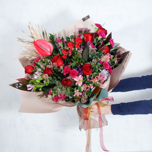 دسته گل های زیبا را در شهر زیبای سنندج خرید کنید.