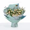 دسته گل فیروزه ای ماندگاری بالایی دارد.